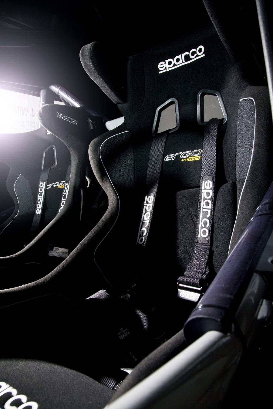 Интерьер Scion xD Rally Car 2013 года  (фото 4 из 9)